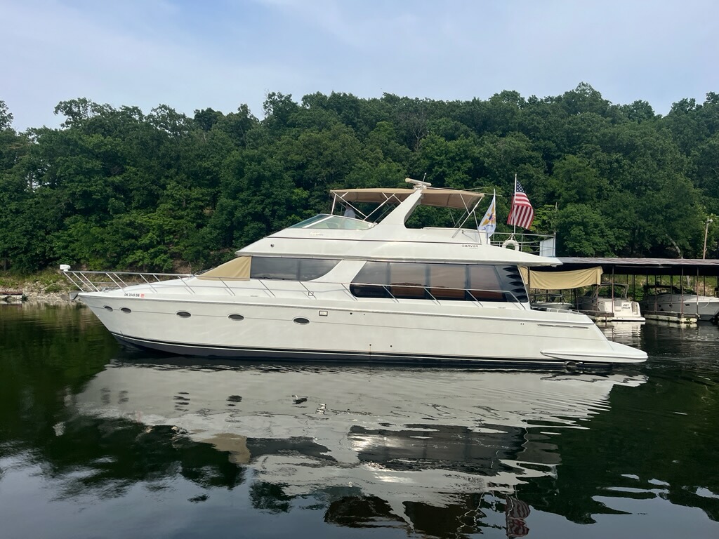 La Dolce Vita — a Carver 57 ft private charter yacht on Grand Lake